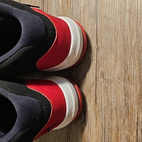 Nike Air Jordan Black and Red Hitop Sneakers Sz 13 - Picture 4 of 6